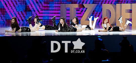 (ITZY), `JYP  ɱ׷ Ŀ ` [Ÿ]